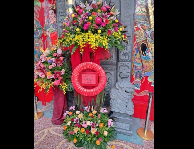 雙層神明敬獻花柱