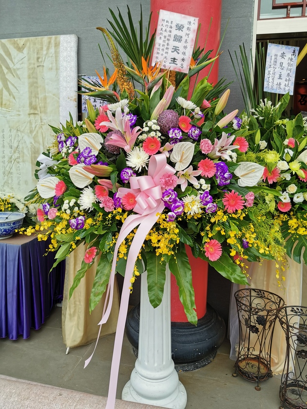 嘉義喪禮花 羅馬花柱 告別式用花 花禮訂購 松竹園花坊s Z Flower
