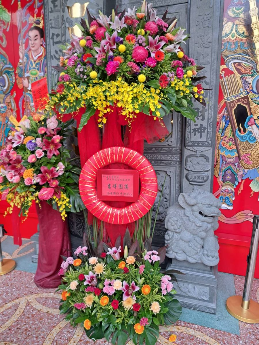 雙層神明敬獻花柱
